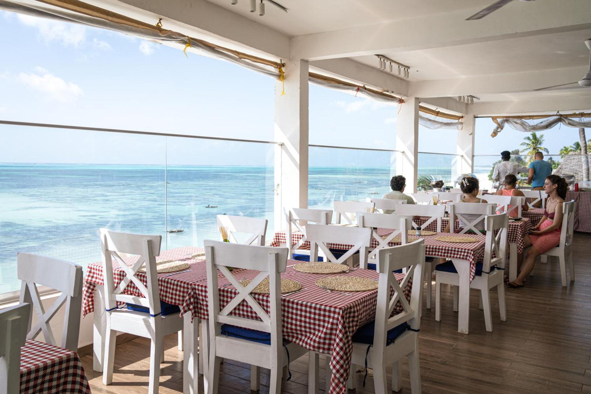 Pili Pili Sunrise Beach Hotel Jambiani  Bagian luar foto