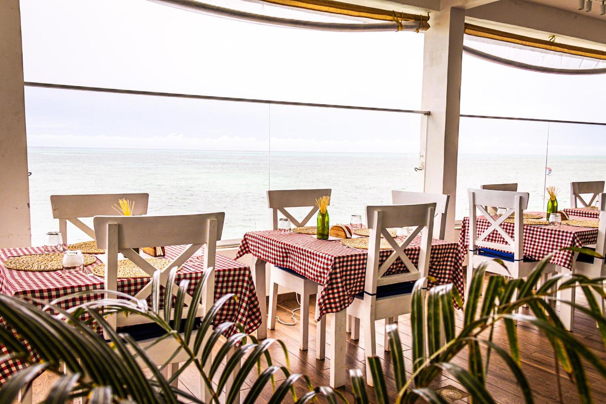 Pili Pili Sunrise Beach Hotel Jambiani  Bagian luar foto