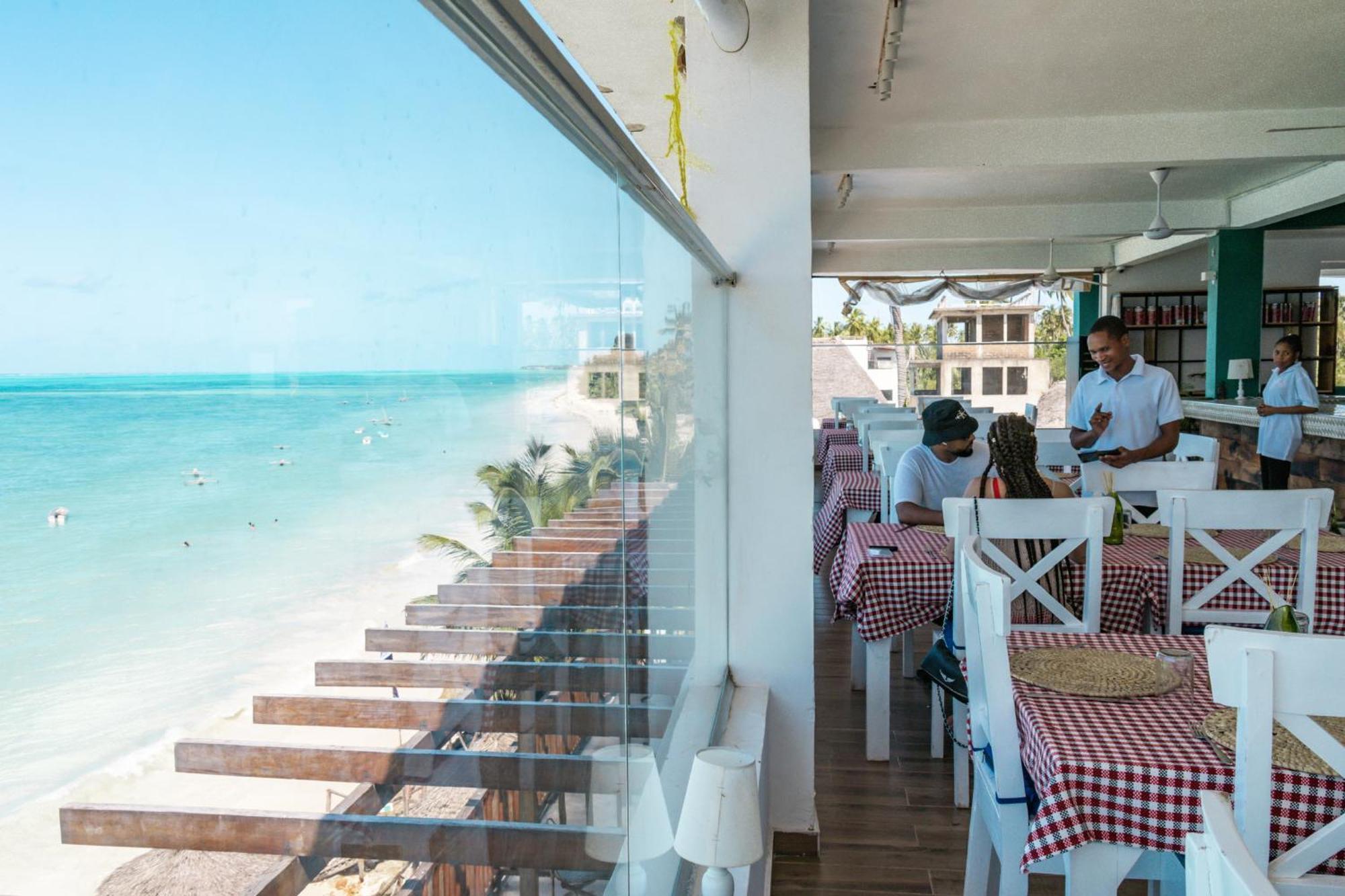 Pili Pili Sunrise Beach Hotel Jambiani  Bagian luar foto