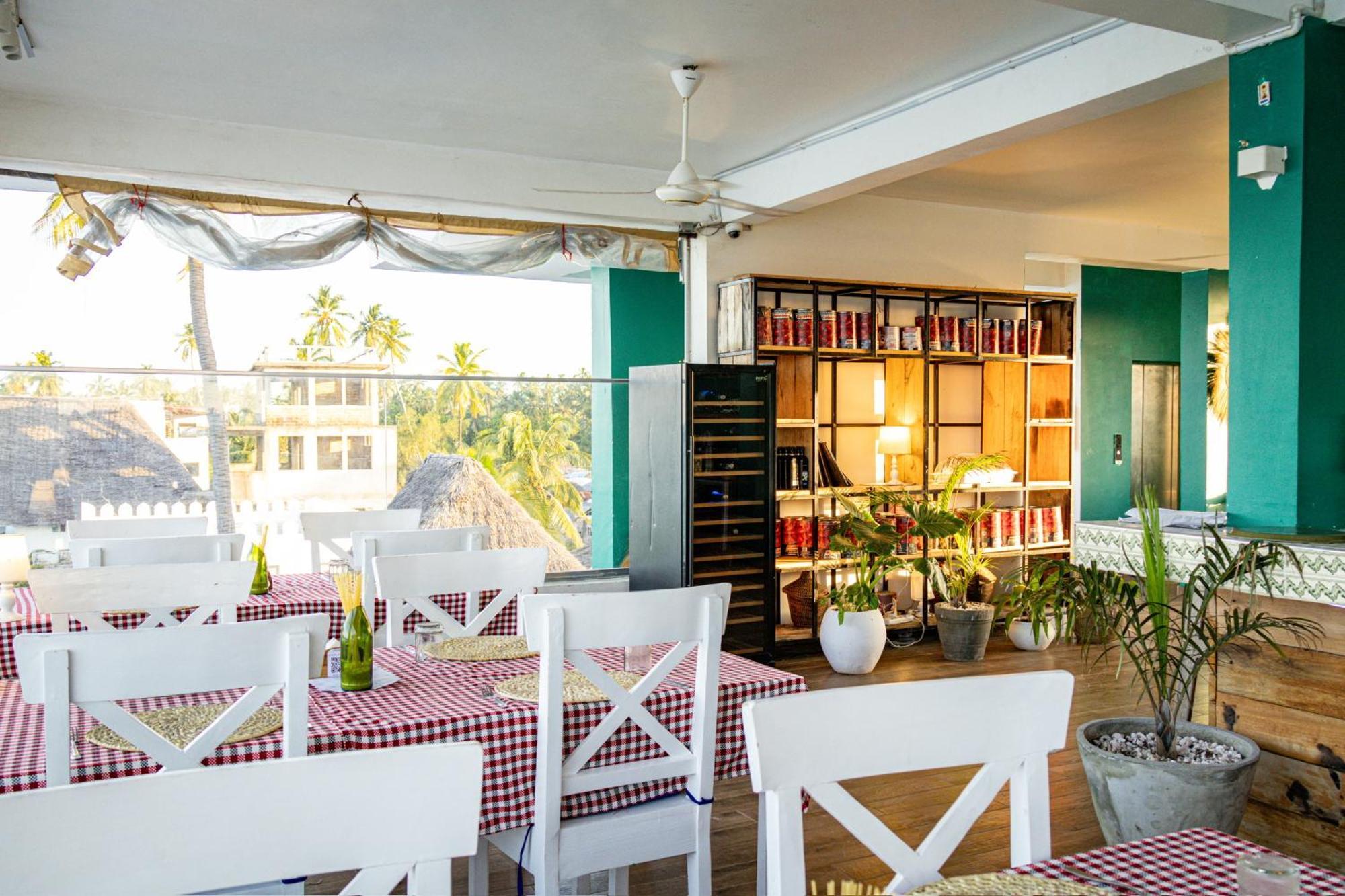 Pili Pili Sunrise Beach Hotel Jambiani  Bagian luar foto